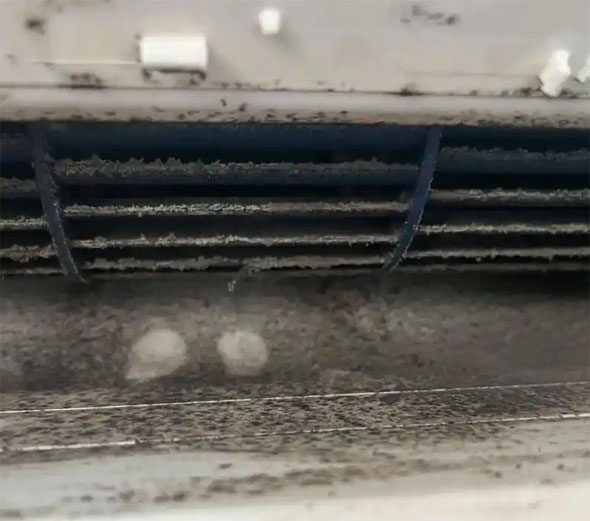 和顺空调吹的风有股烧焦味是怎么回事